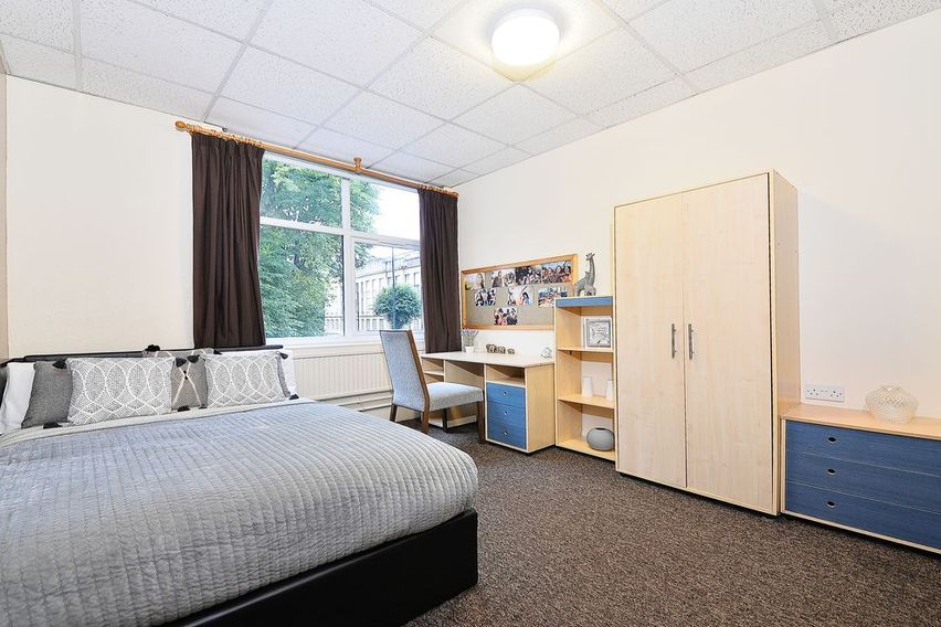 credit: https://wearehomesforstudents.com/student-accommodation/coventry/apollo-house