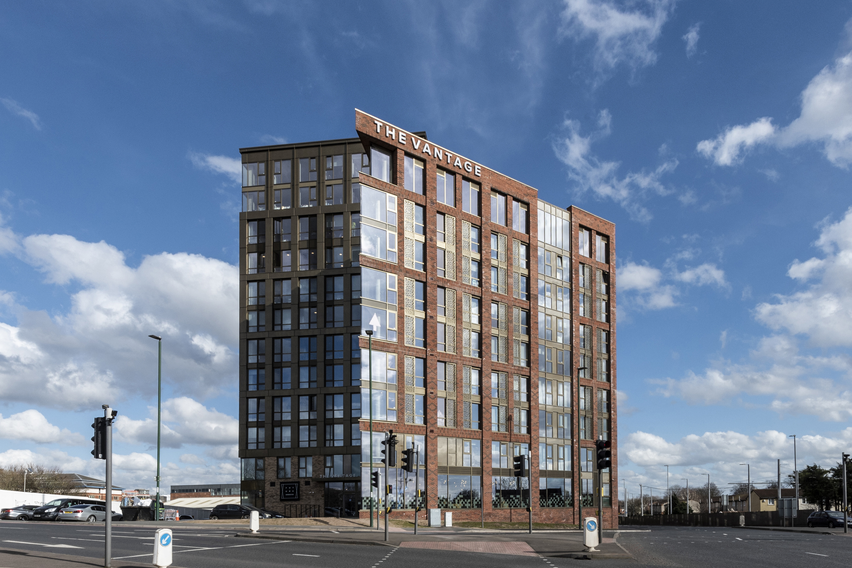credit: https://prestigestudentliving.com/images/galleries/student-accommodation-nottingham-the-vantage-communal-area%20(3).jpg