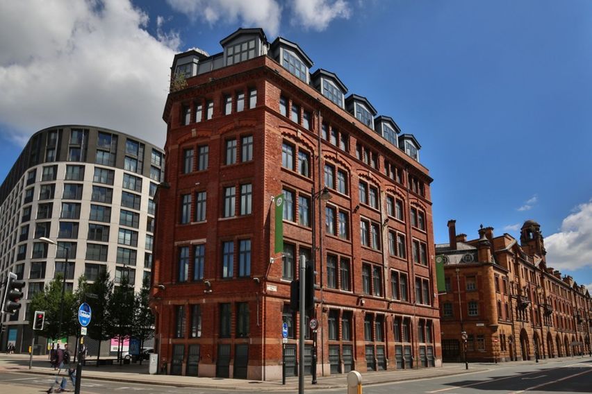 credit: https://www.iqstudentaccommodation.com/manchester/hollingworth-house
