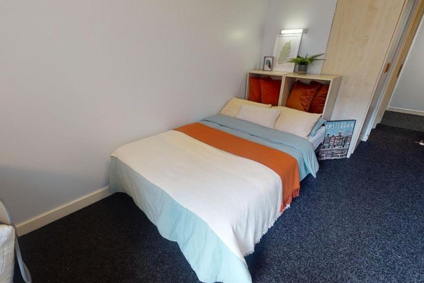 credit: https://www.iqstudentaccommodation.com/manchester/wilmslow-park